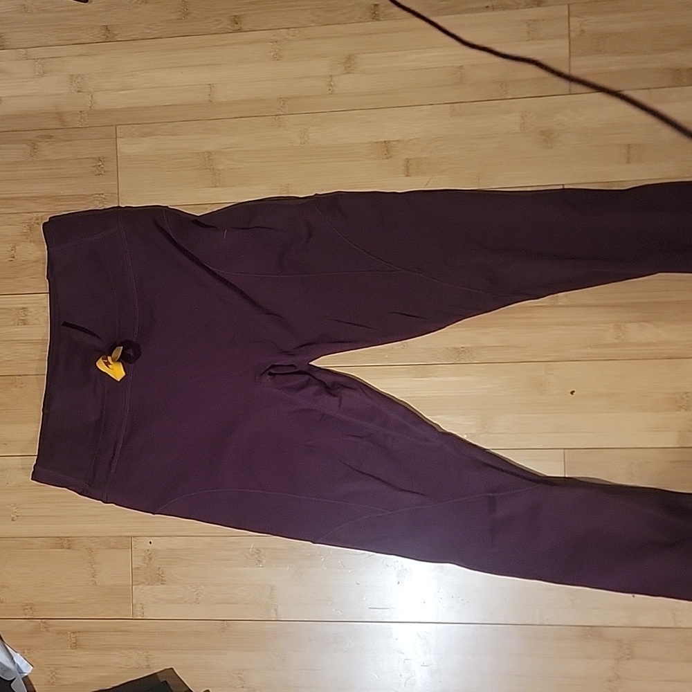 Fabletics motion 365 lucrative workout pants size M maroon